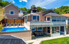 Beautiful home in Novi Marof with Outdoor swimming pool, Sauna and 3 Bedrooms